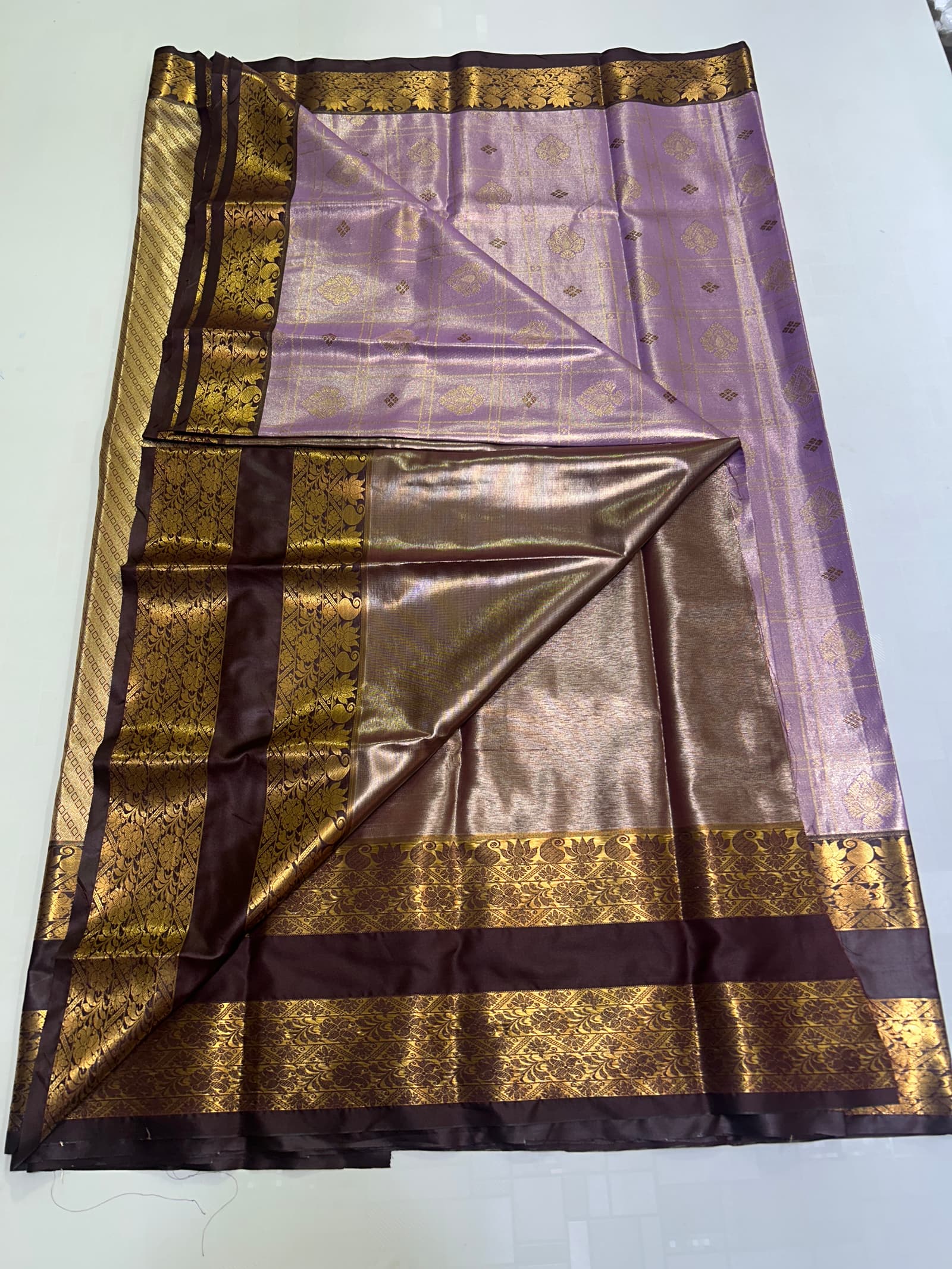 Premium Zari Saree loose end