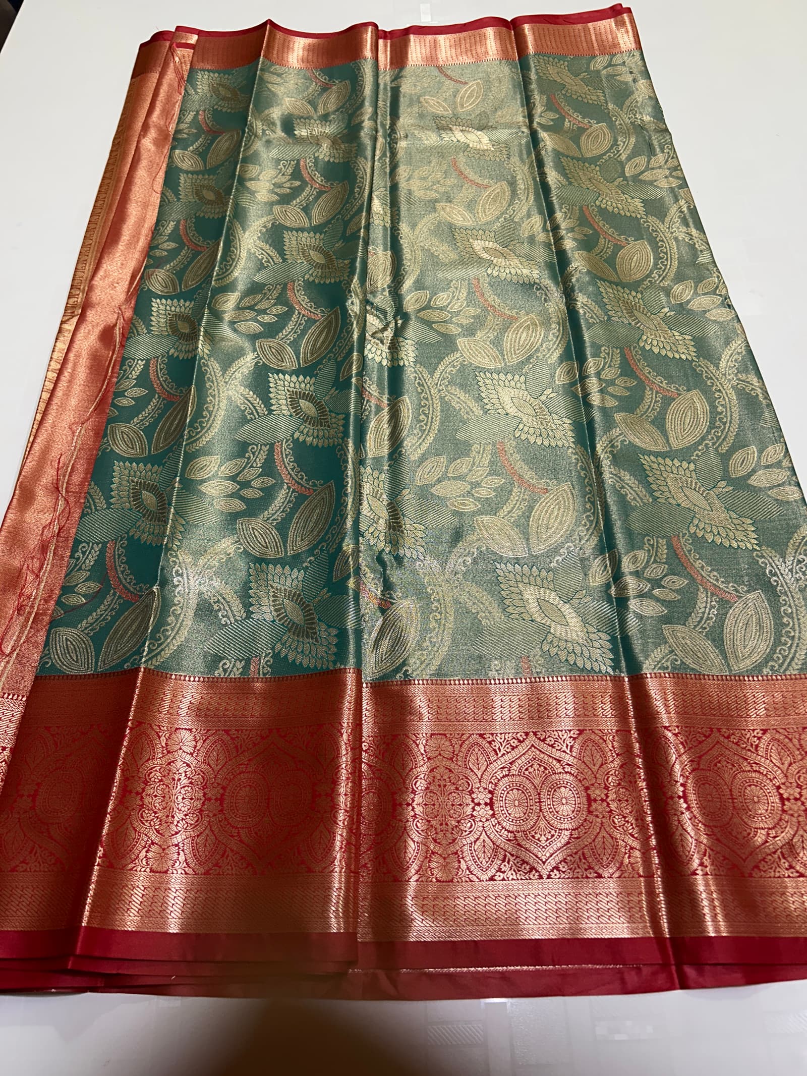 Premium Zari Saree Design