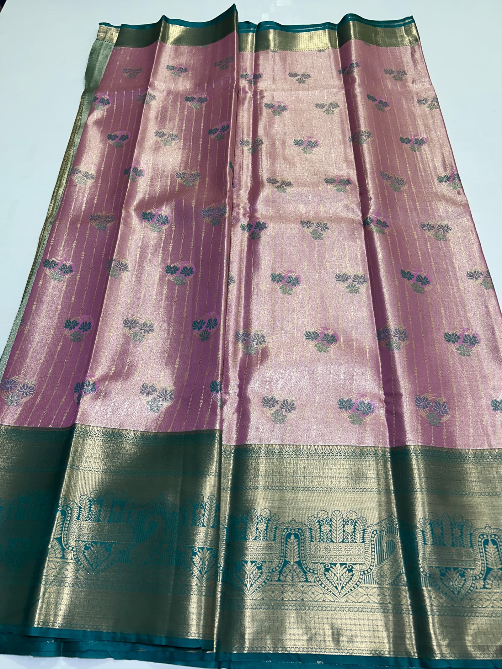 Premium Zari Saree Design