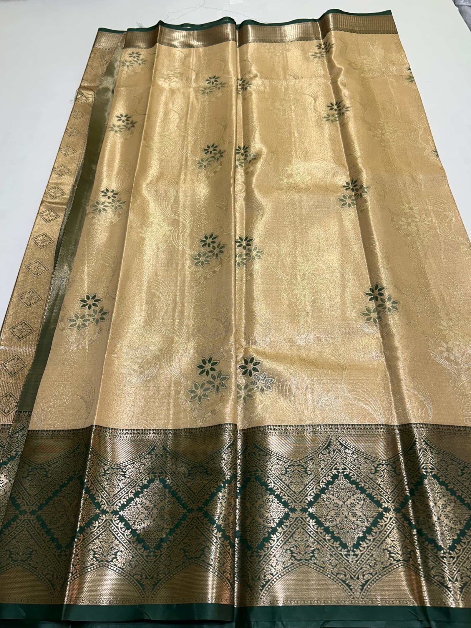 Premium Zari Saree Design
