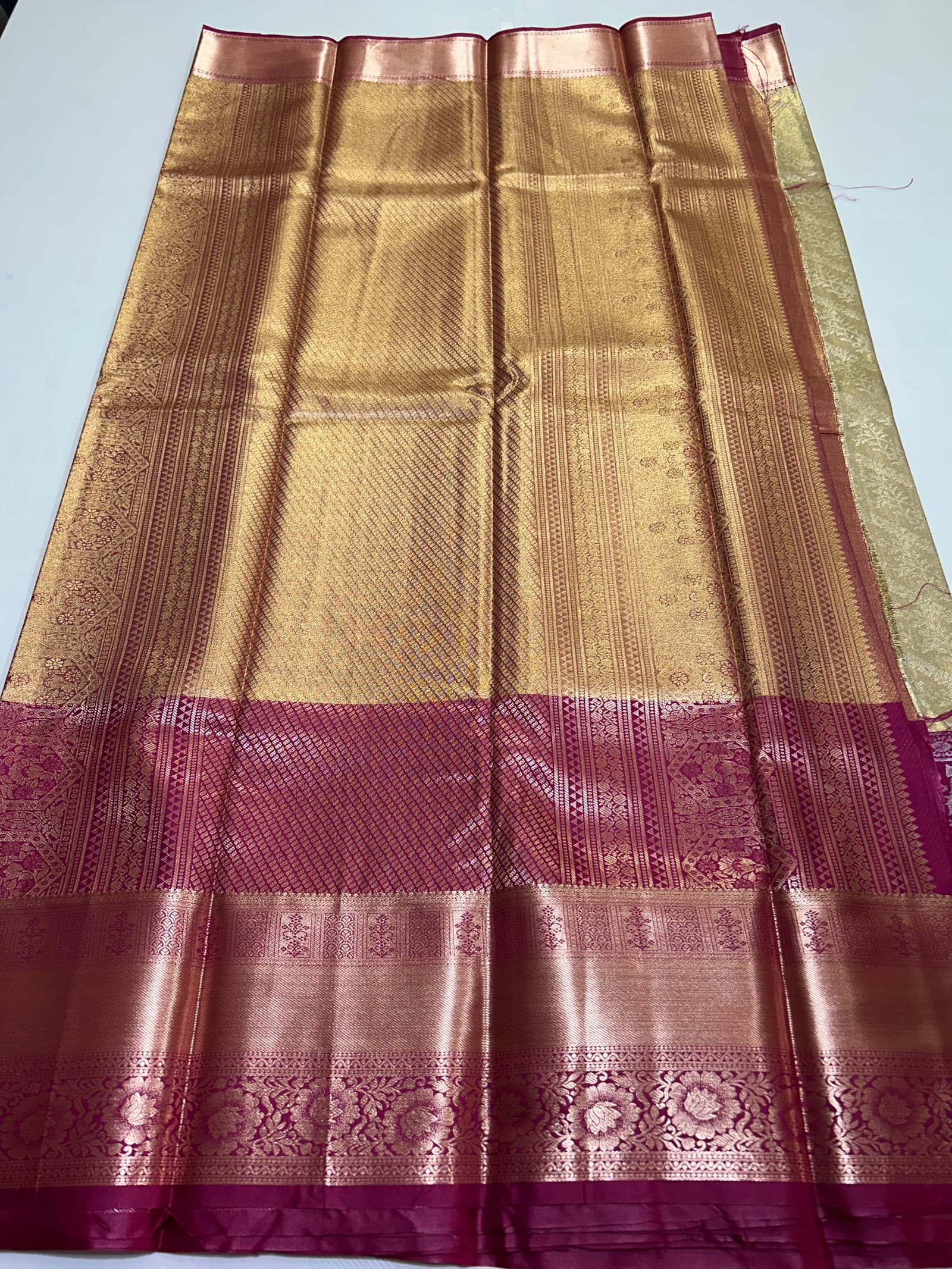Premium Zari Saree loose end