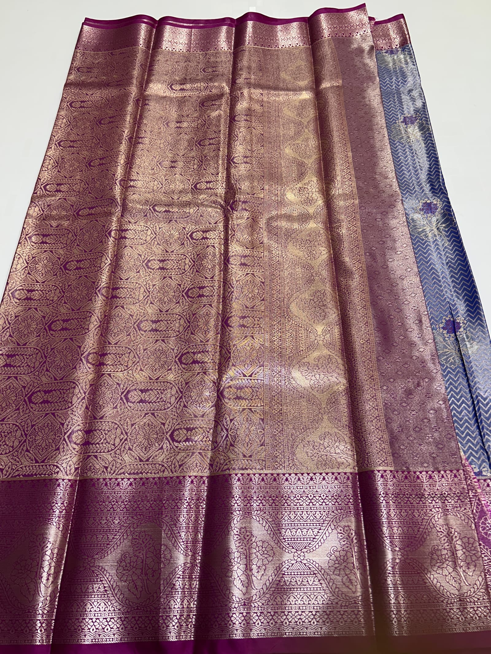 Premium Zari Saree loose end