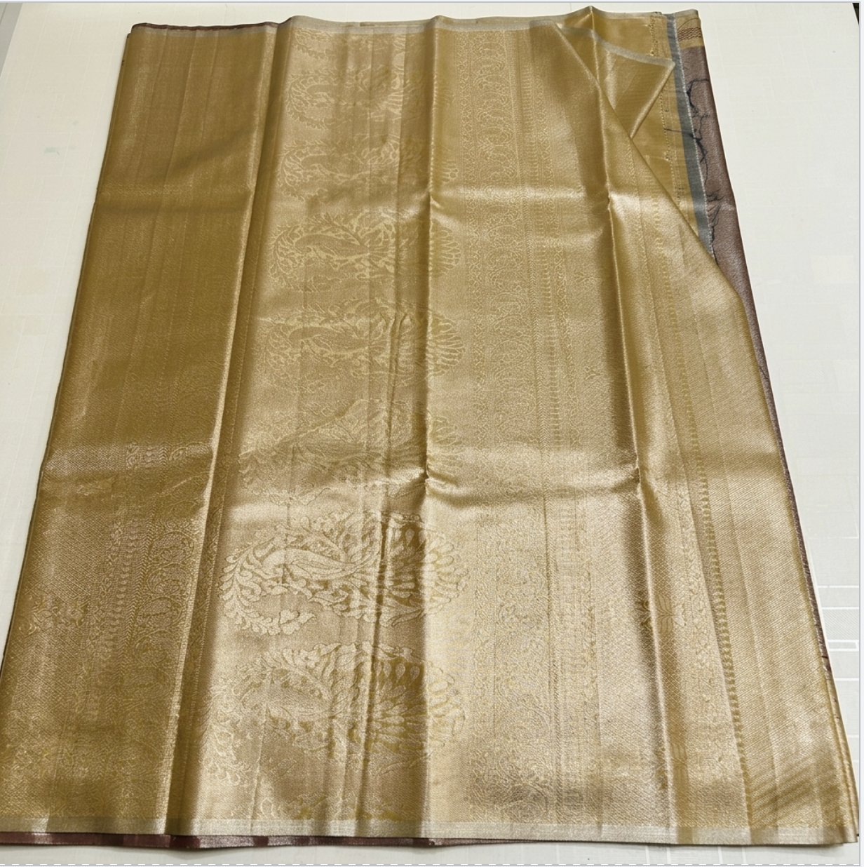 Premium Zari Saree loose end